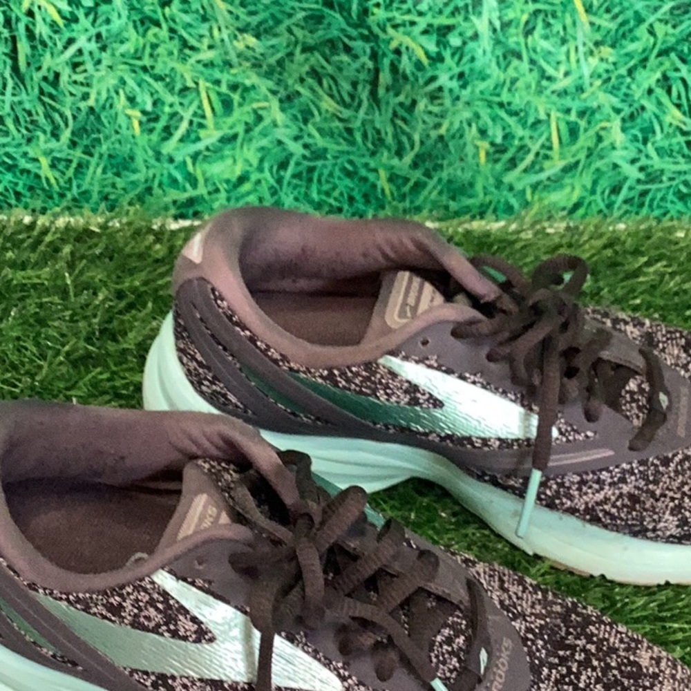 Brooks launch 4 - Picture 3 of 6
